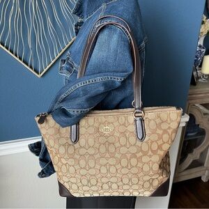 Coach F29958 Tan and Brown Signature Tote Bag EUC